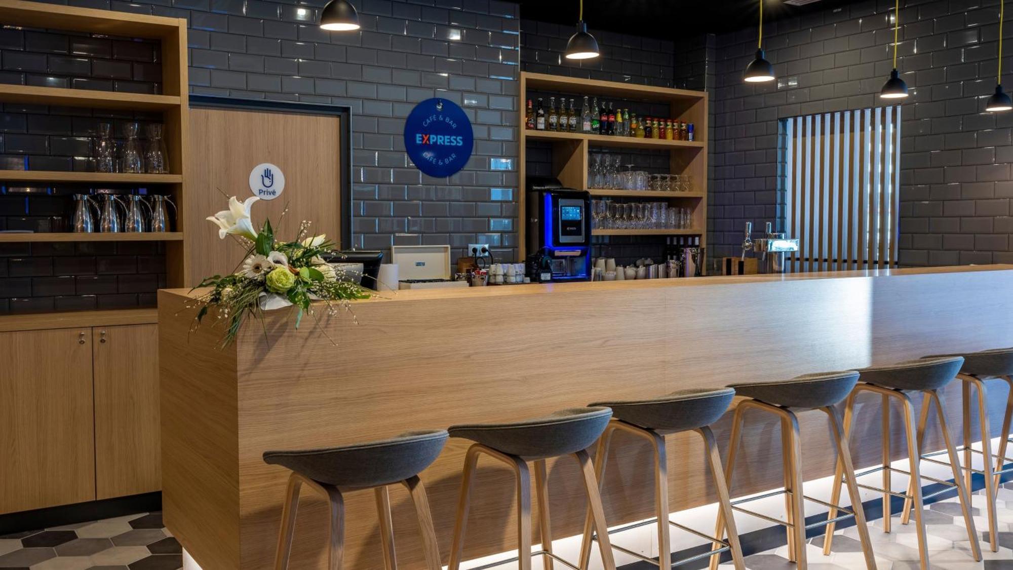 Holiday Inn Express - Nice - Grand Arenas By Ihg Bagian luar foto